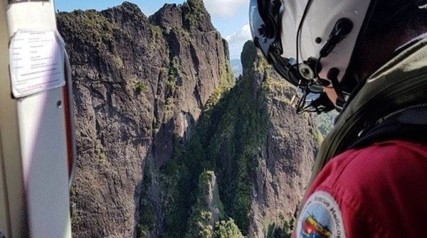 ▲28歲女子蘿倫（Lauren Worrell）攀登紐西蘭的城堡岩（Castle Rock）從400英尺（大約122公尺）的岩壁墜落死亡。（圖／auckland rescue helicopter trust annual report）