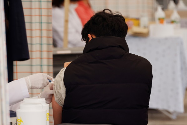 ▲▼南韓流感疫苗爆安全疑慮，截至21日已累計5人死亡。（圖／路透）