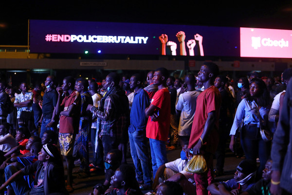 ▲▼奈及利亞爆發大規模示威，反對警察執法不當，甚至朝民眾開火造成傷亡。（圖／路透）