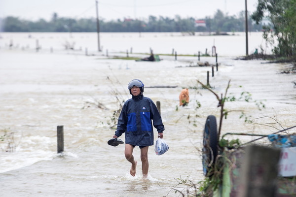 ▲▼越南與柬埔寨19日以來發生洪災，至少132人喪命。（圖／路透）
