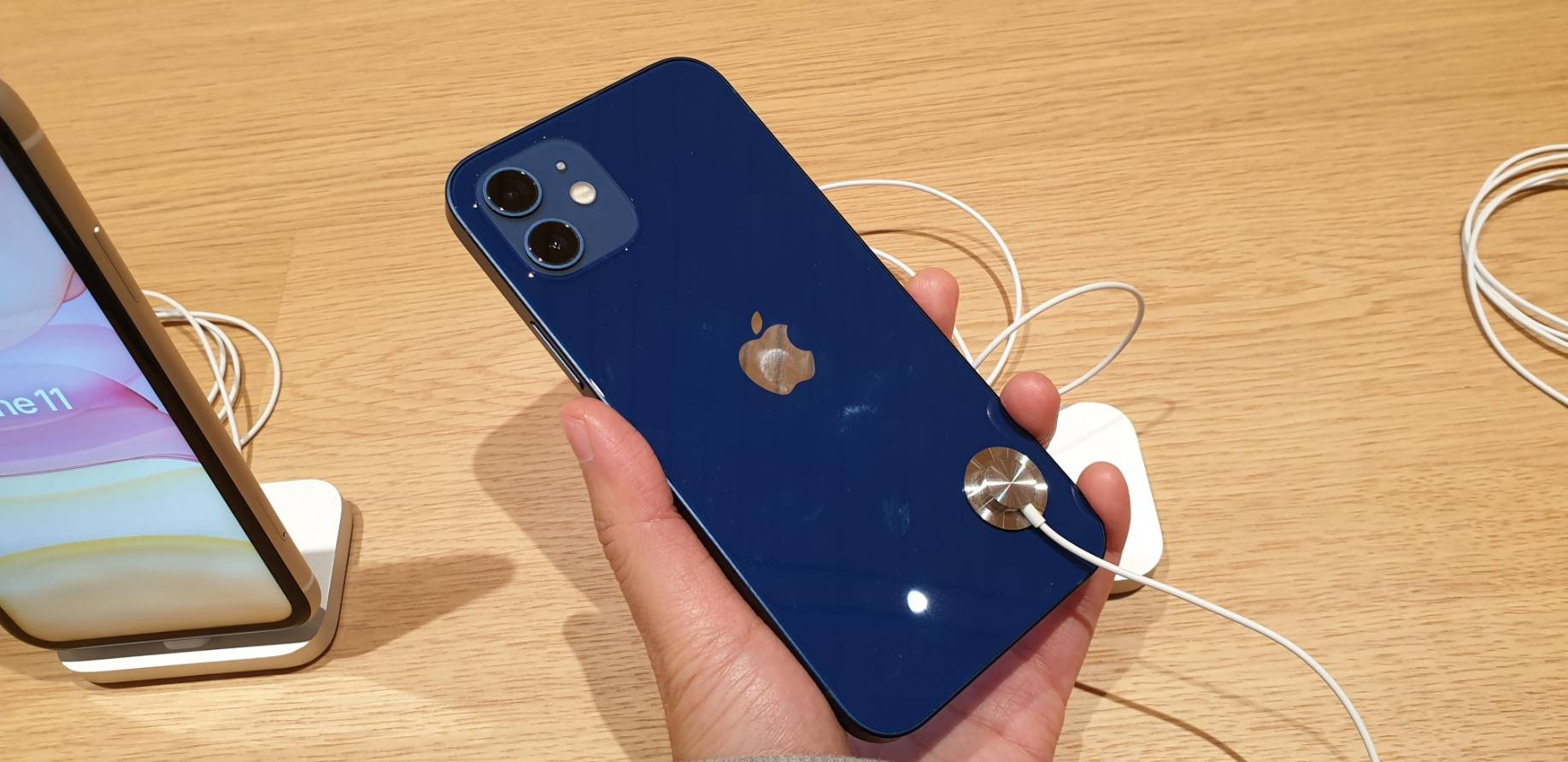 Iphone12藍色供不應求電信業者 預購後想換顏色要重排隊 Ettoday3c家電新聞 Ettoday新聞雲