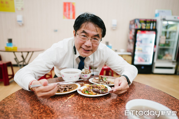 ▲全台肉燥飯PK結果台南第一名！台南市長黃偉哲表示，溫體豬肉製作的台南肉燥飯他掛保證好吃。（圖／記者林悅翻攝，下同）