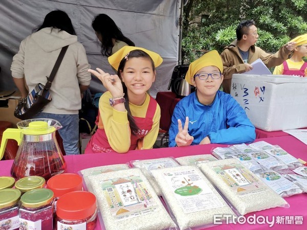 ▲新北三和國小「小農夫市集」秀食力 推廣在地食農健康好生活。（圖／新北市三和國小提供）