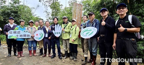 ▲賴清德走訪雙溪泰平社區 體驗手作步道傳統工藝農村再生。（圖／農委會水土保持局提供）