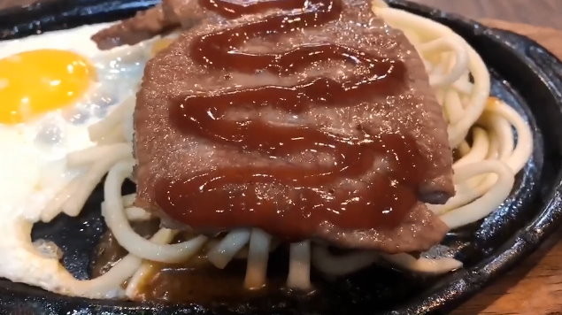 南投民眾「番茄醬沾牛排」原因曝光　台北人驚：哪有這樣吃的？（圖／東森新聞）