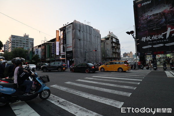 ▲▼火車站,站前商圈,危機,轉念,台灣房屋,信義房屋。（圖／記者陳建宇攝）