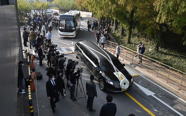 ▲南韓三星集團會長李健熙的出殯儀式在三星首爾醫院舉行。（圖／CFP）