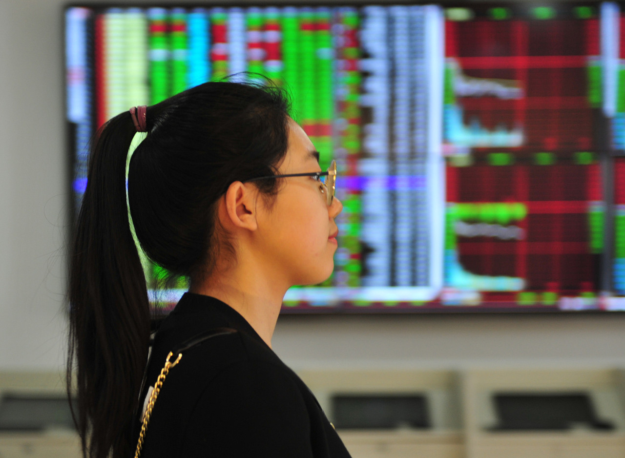 股市崩落「港股16389點新低」　謝金河曝香港未來面對二大隱憂 | ET