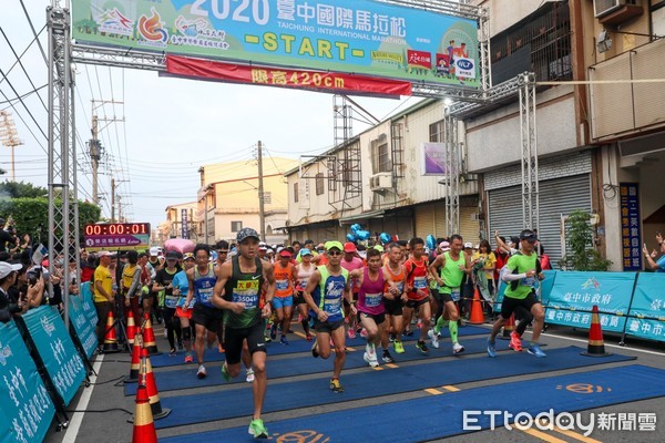 ▲▼2020台中國際馬拉松登場，上萬選手參與。（圖／台中市政府提供）