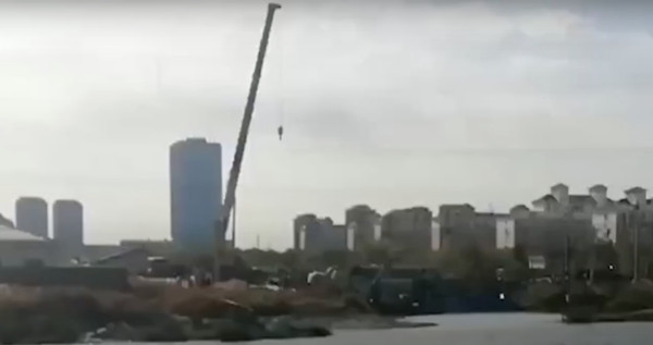 ▲▼天津鐵路橋坍塌6死5傷！維修一半突發生「橋長30多公尺」。（圖／翻攝微博）