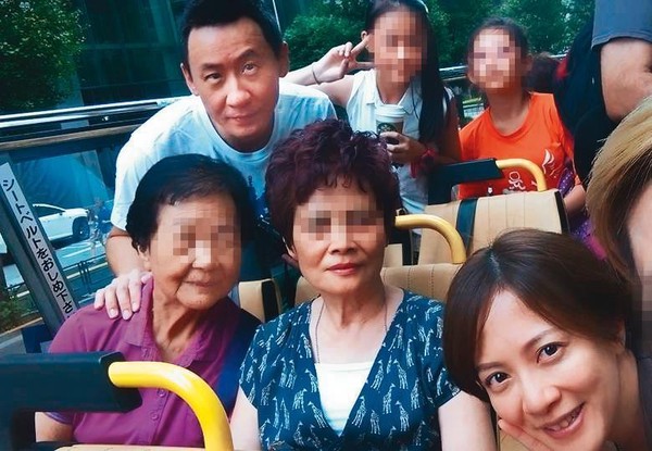 2016年，李淑楨（前排右）還曾和黃崇家（後排左）帶著家人到東京旅遊。（翻攝自黃崇家臉書）