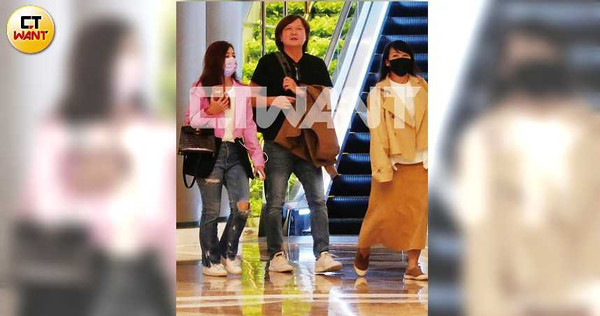 天后激吻新歡2／帶男友一同喝咖啡　梁靜茹讓朋友鑑定新戀情