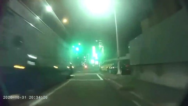 ▲▼▲▼18歲男騎車載女友，撞上左轉計程車一度陷入昏迷。（圖／翻攝自我是五股人）