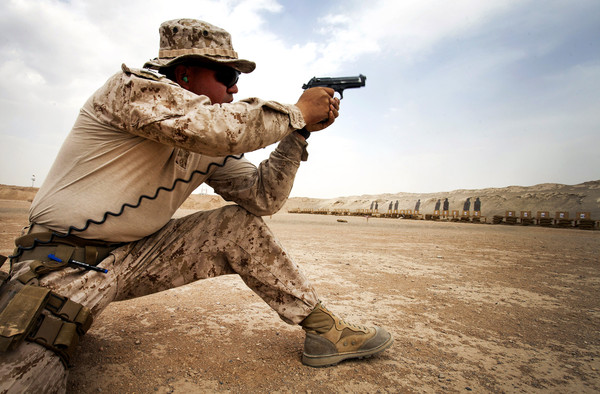 ▲穿著數位沙漠迷彩FROG戰鬥衫的美國陸戰隊員。（圖／USMC）