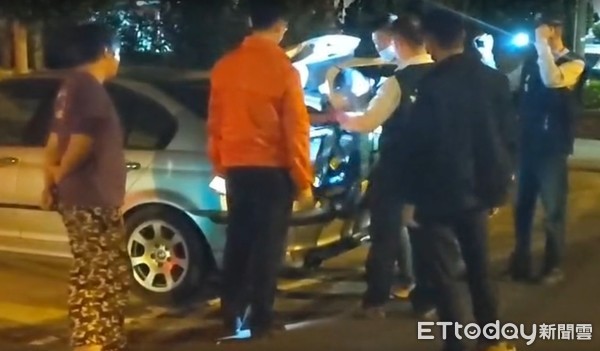 ▲因為超車糾紛，胡男等3人，將對方張男車輛攔停之後，取出球棒、工業用熱溶膠條，朝張民猛砸，佳里分局警方據報，在3小時內緝獲3名犯嫌。（圖／記者林悅翻攝，下同）