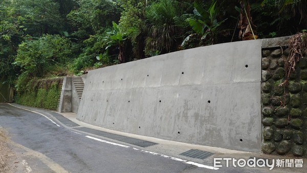 ▲新店銀河洞瀑布聯外道路改善 動健康登山通行更安全。（圖／新北市農業局提供）