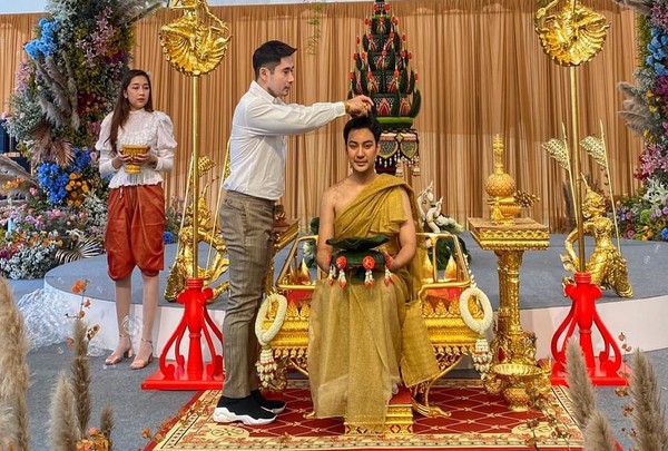 ▲吉吉皮波平時生活豪奢，很常到寺廟參拜。（圖／翻攝自吉吉皮波臉書，下同）