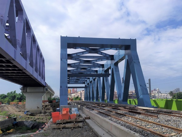 ▲▼台鐵辦理「鐵路行車安全改善六年計畫－牛埔溪橋改建工程」。（圖／台鐵提供）