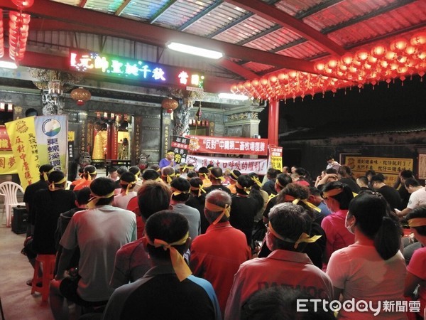 ▲彰化溪湖二林民眾堅決反對二林復養。（圖／記者唐詠絮翻攝）