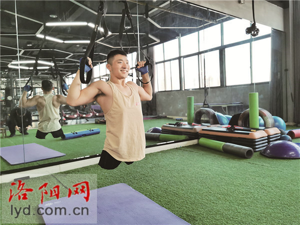 28歲無腿健身教練杜海爆紅　女學員10天瘦10公斤。（圖／翻攝《洛陽網》）