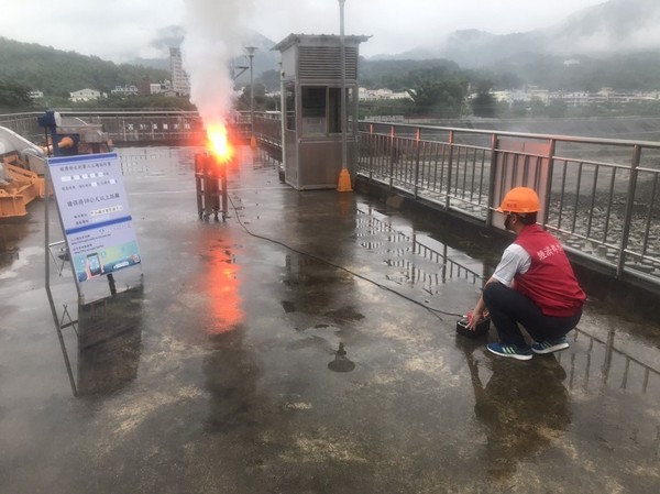 ▲▼南水局在曾文水庫上進行人工增雨作業。（圖／水利署提供）