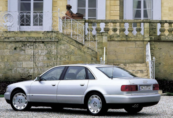 ▲2001 Audi A8 L 6.0 quattro。（圖／翻攝自Audi）