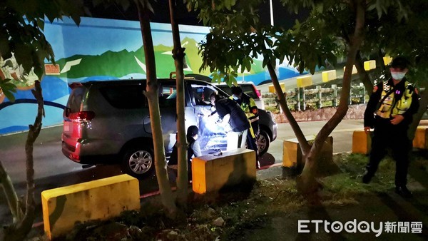 ▲▼士林發生嚴重汽機車禍，騎士當場無呼吸心跳。（圖／記者黃彥傑攝）