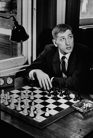 ▲▼《后翼棄兵》貝絲哈蒙（Beth Harmon）的原型，是美國「世界棋王」鮑比菲舍爾（Bobby Fischer）。（圖／CFP）