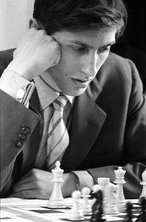 ▲▼《后翼棄兵》貝絲哈蒙（Beth Harmon）的原型，是美國「世界棋王」鮑比菲舍爾（Bobby Fischer）。（圖／CFP）