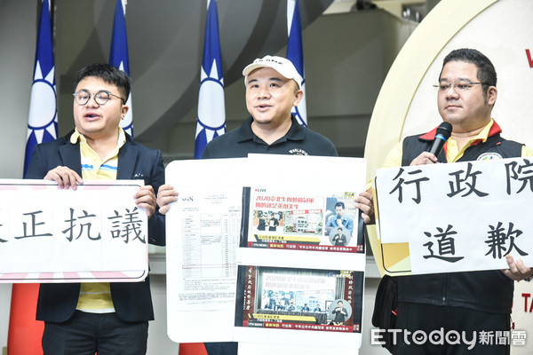 ▲台北市牛肉麵冠軍前往北市議會抗議政院。（圖／記者林敬旻攝）