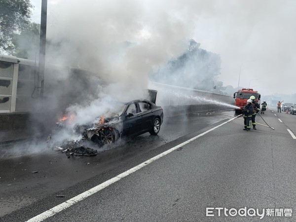 快訊 國道一號148k火燒車 Bmw車體猛竄火光瞬間燒成廢鐵 Ettoday社會新聞 Ettoday新聞雲