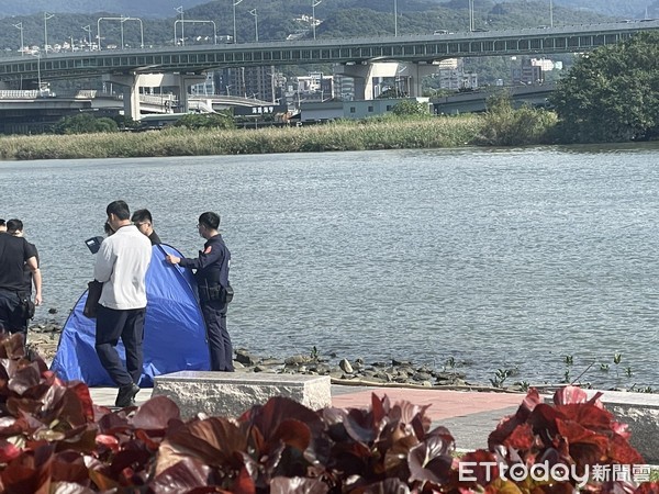 ▲浮屍。（圖／記者黃彥傑攝）