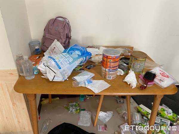 ▲經方破門進入王女住處,受虐兔子,兔籠。（圖／動保處提供）