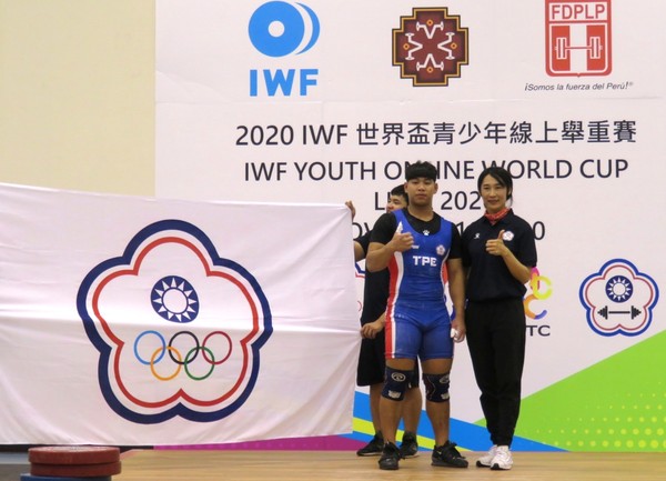 ▲世界青少年視訊舉重錦標賽，鄭齊葳在男子89公斤級包辦2銀1銅，台灣本屆賽事的首面獎牌。（圖／舉重協會提供）