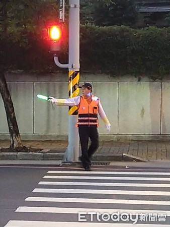 ▲台南市警交通警察大隊，公開表揚陳瑜珊、林玉英的優秀表現。（圖／記者林悅翻攝，下同）