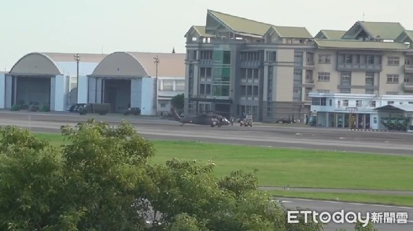 蔣正志失聯進入第3天，搜救黑鷹直升機返回花蓮機場。（圖／記者陳煥丞攝）