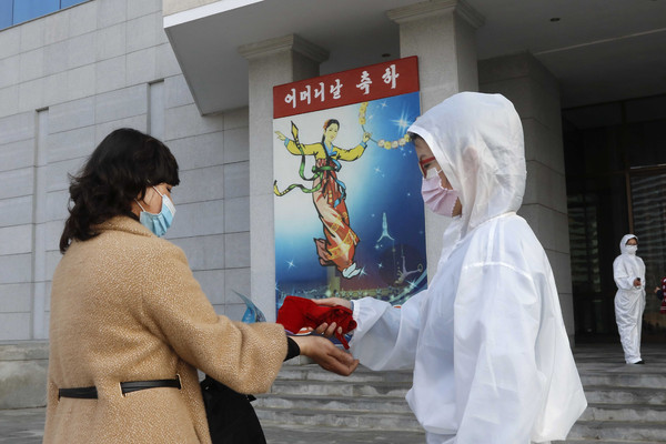 ▲▼北韓仍維持零確診，即使在母親節(16日)仍堅守防疫工作。（圖／達志影像／美聯社）