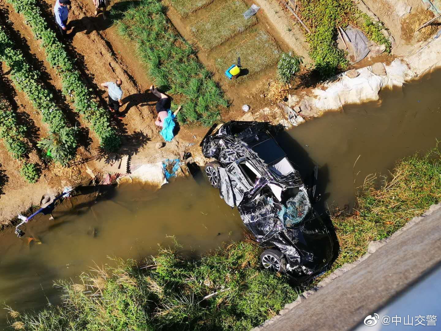 ▲▼車禍。（圖／翻攝自微博）