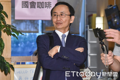 「徐巧芯不會被罷免」 吳子嘉對賭曹興誠:輸了拍不穿褲子的照片