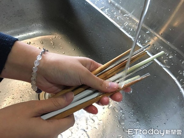 筷子,洗筷子,不鏽鋼筷,木筷。（圖／資料照）