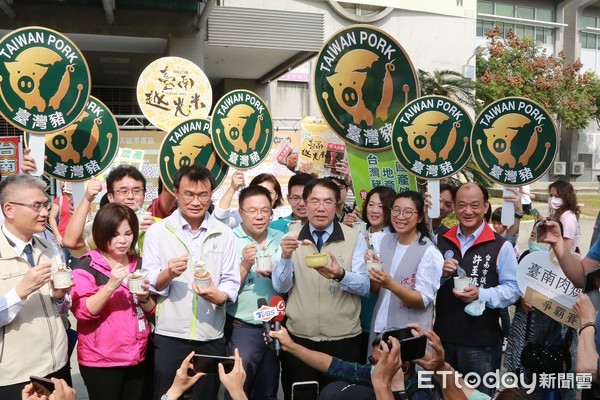 ▲台南肉燥飯節登場，市長黃偉哲除選出心目中最好的肉燥飯，主要還是要提倡國產豬肉。（圖／記者林悅翻攝）