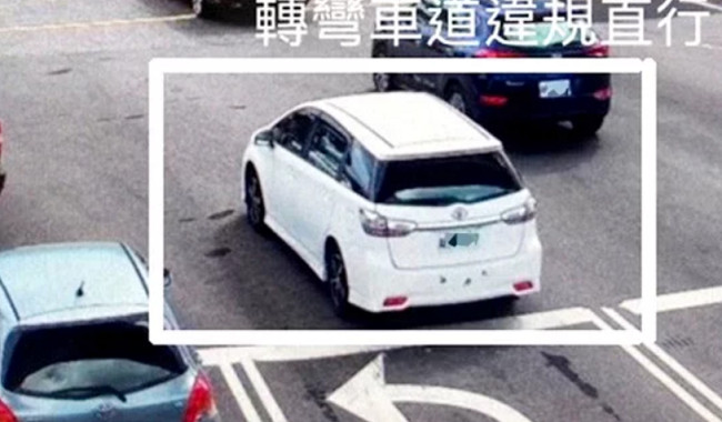轉彎車道直行罰1800元 網罵是陷阱 道路設計標示不清是主因 Ettoday車雲 Ettoday新聞雲