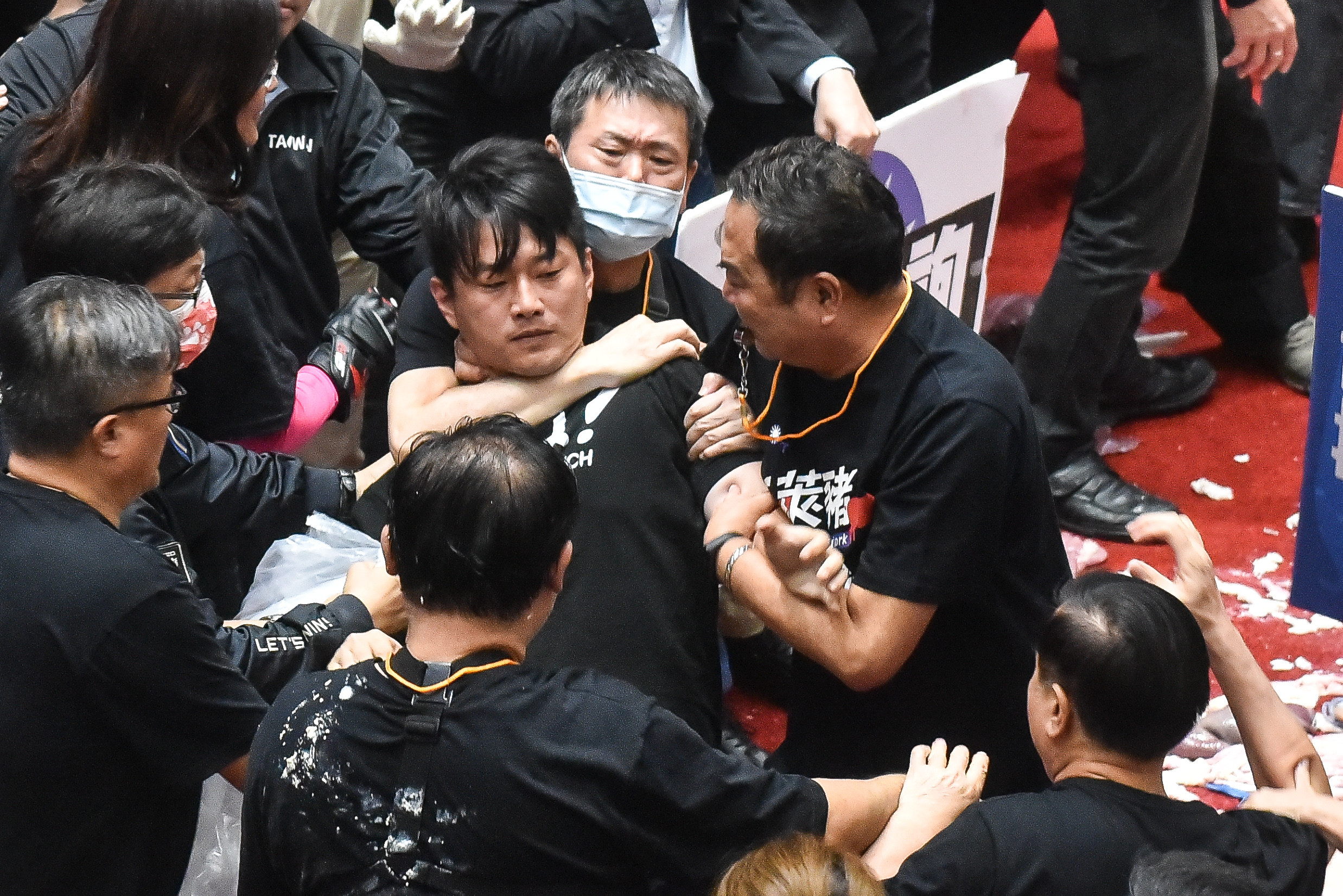 陳柏惟放話打人反被鎖喉網友梗圖支援酸爆:打輸怪誰! | ETtoday政治新聞| ETtoday新聞雲