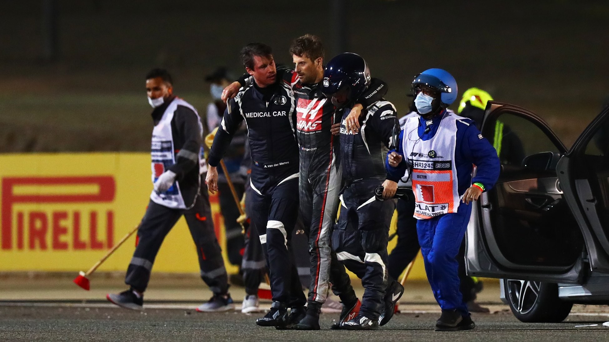 ▲▼F1賽車車手格羅斯讓（Romain Grosjean）逃離爆炸起火車子。（圖／翻攝自臉書「F1」）