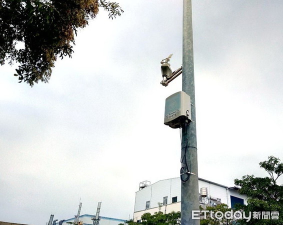 ▲為有效掌握空氣品質，台南市環保局與環保署合作目前為止已在全市布建900台空氣品質微型感測品，數量全國第三，建構起「空氣品質感測物聯網」。（圖／記者林悅翻攝）