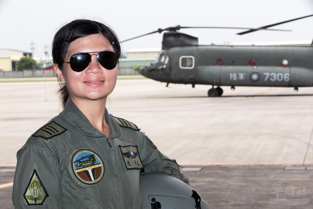 ▲▼空運作戰隊首位女性飛行員陳彥蓁上尉。（圖／翻攝軍聞社）