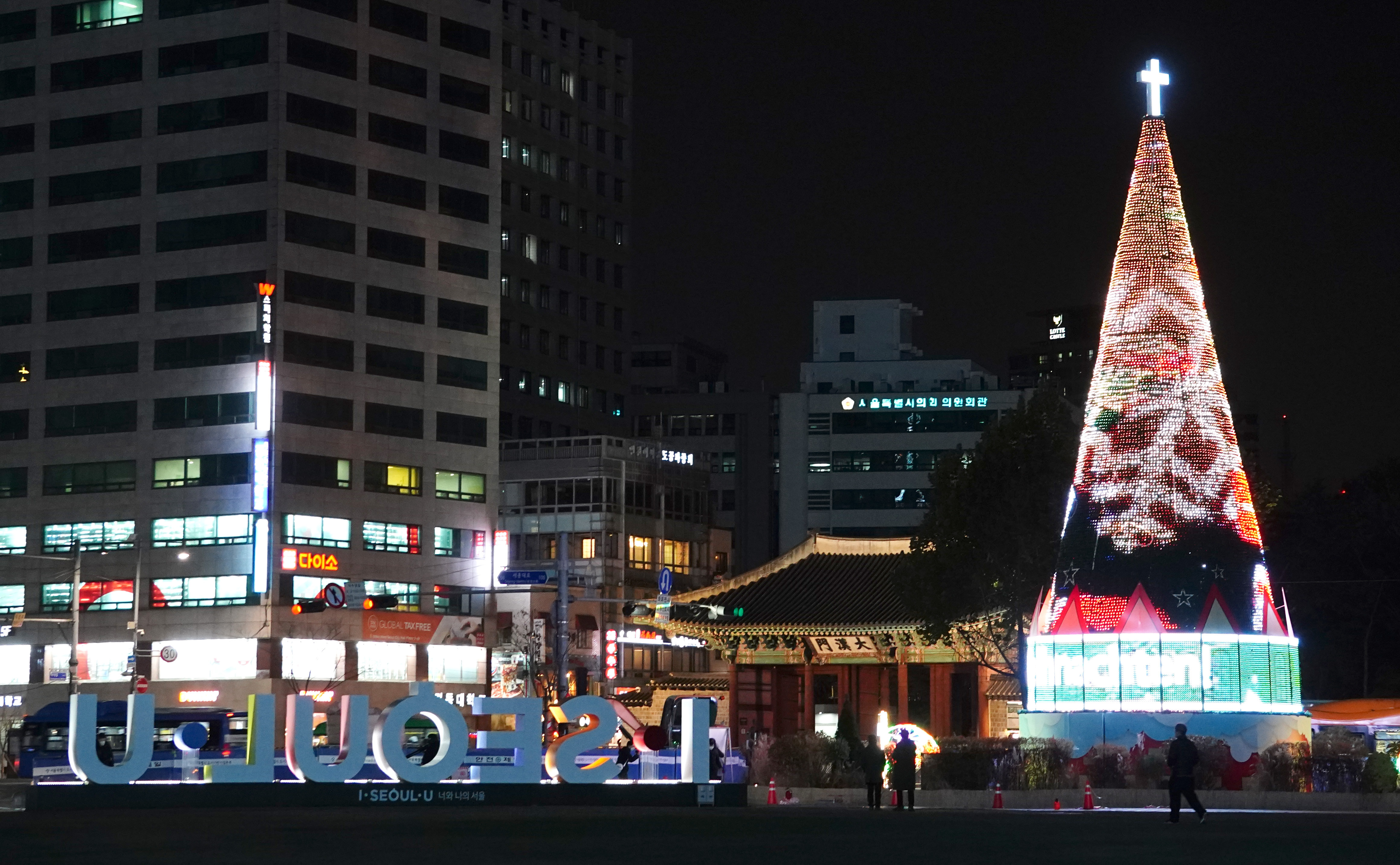 ▲▼由於政府加強防疫措施至年底，首爾今年聖誕節恐相當冷清。（圖／達志影像）