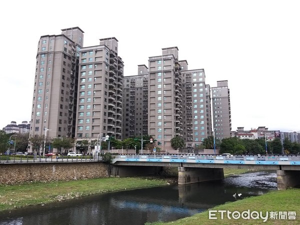 ▲▼中壢老街溪、「民權極景」部分面河景、中壢夜市、新明市場、興國市場。（圖／記者黃靖惠攝）