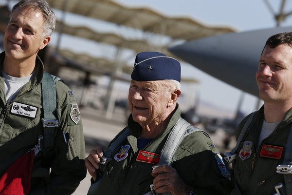 ▲▼ 美國前空軍飛行員葉格（Chuck Yeager）7日過世，享壽97歲。（圖／達志影像／美聯社）