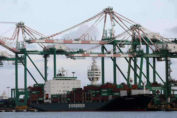▲全球塞港現象未解，貨櫃航運營運展望持續看好。（圖／路透）